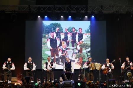 Ansambel bratov Poljanšek že 50 let navdihuje in zabava z nepozabnimi melodijami (24)